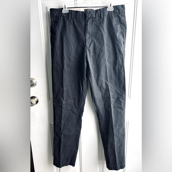 Banana Republic Aiden Chino Black Casual Relaxed Khaki Pants Men’s Size 34 X 34 - Picture 1 of 4